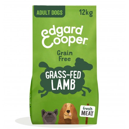 Edgard Cooper con carne fresca de cordero para perros